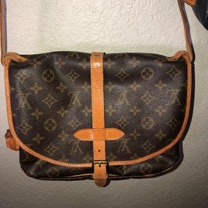 Louis Vuitton Saumur